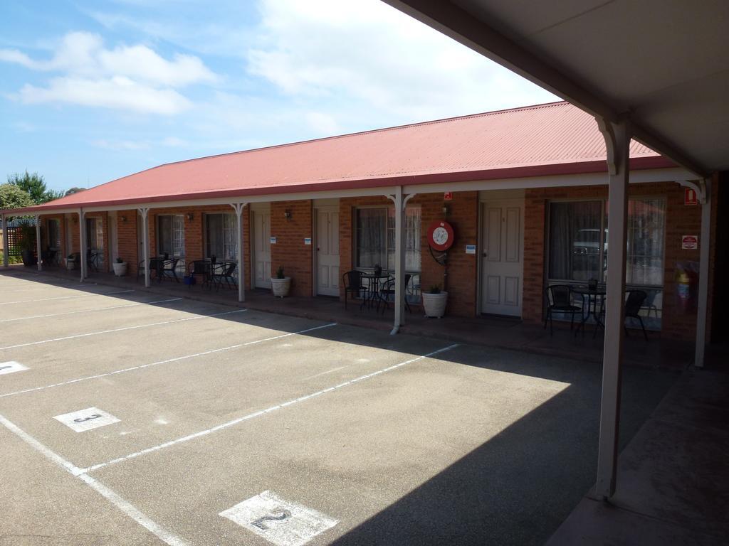 Colonial Motor Inn Bairnsdale Golden Chain Property ภายนอก รูปภาพ