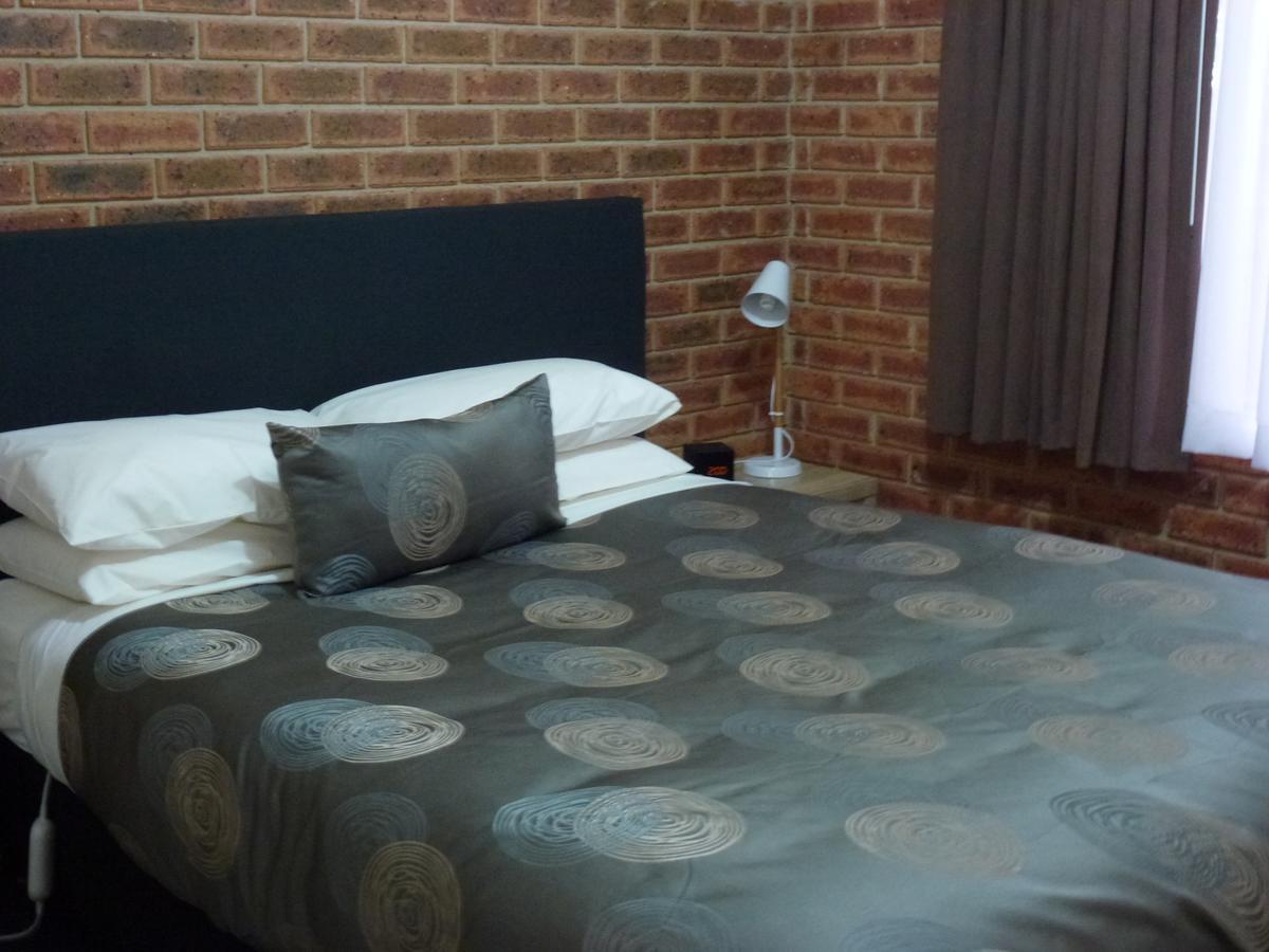 Colonial Motor Inn Bairnsdale Golden Chain Property ภายนอก รูปภาพ