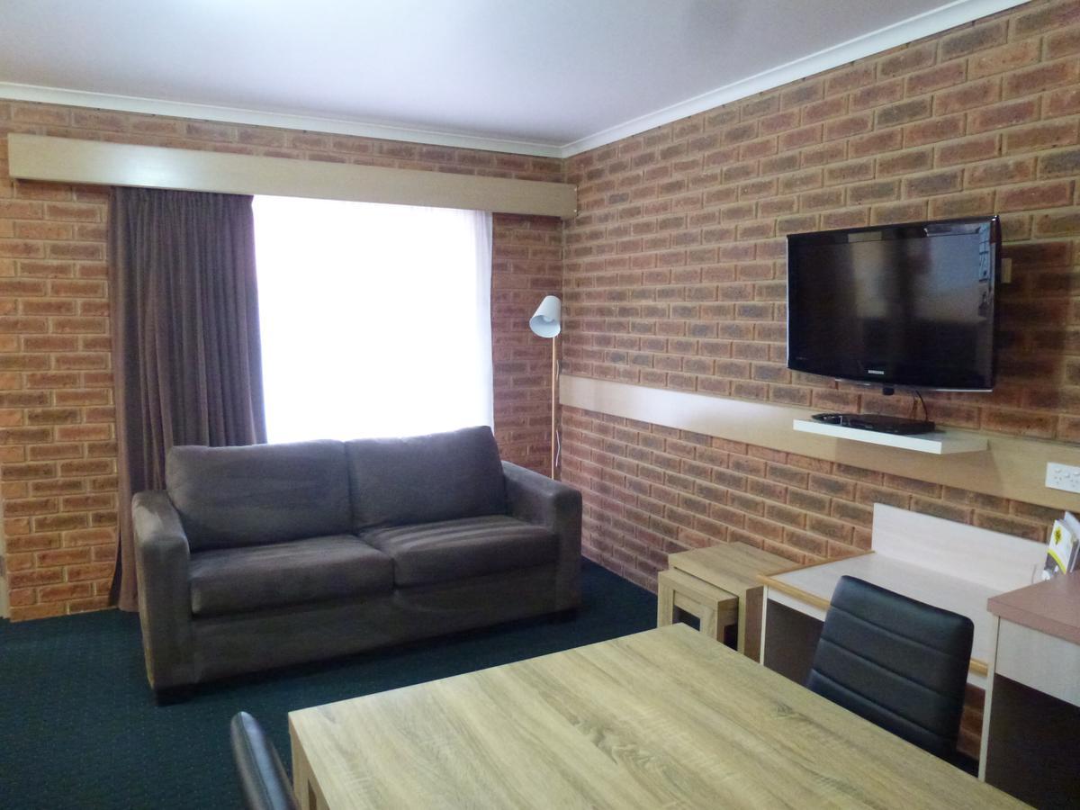Colonial Motor Inn Bairnsdale Golden Chain Property ภายนอก รูปภาพ