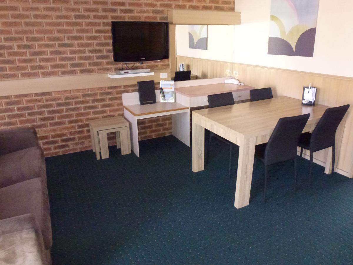 Colonial Motor Inn Bairnsdale Golden Chain Property ภายนอก รูปภาพ