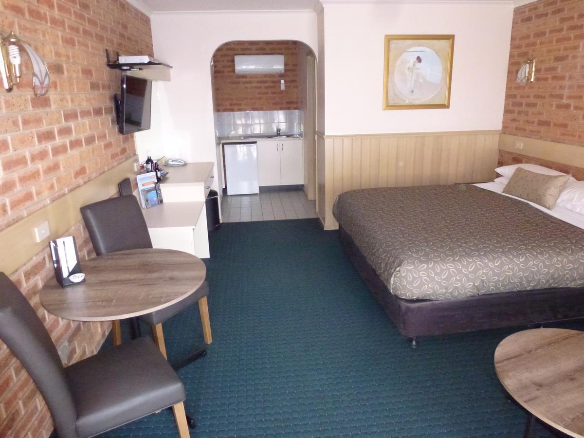 Colonial Motor Inn Bairnsdale Golden Chain Property ภายนอก รูปภาพ