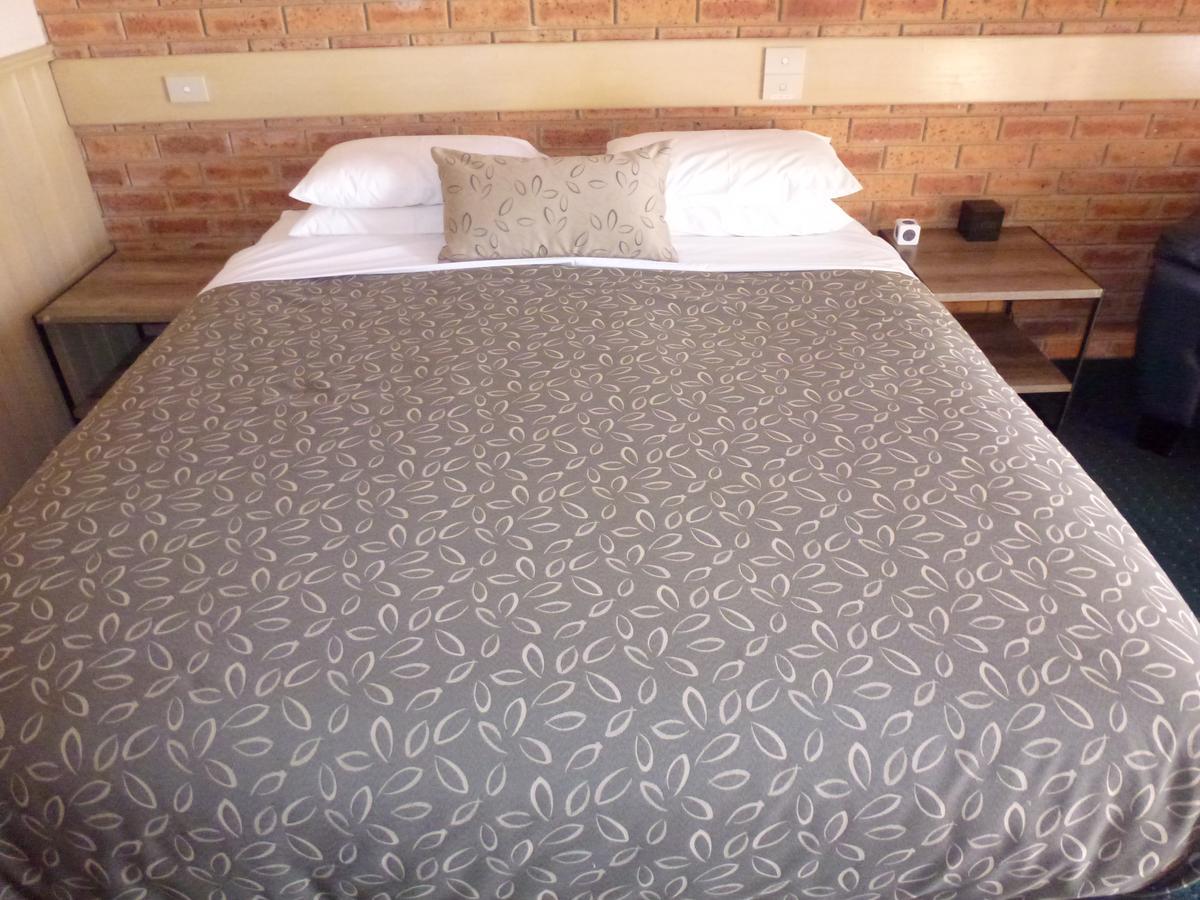 Colonial Motor Inn Bairnsdale Golden Chain Property ภายนอก รูปภาพ