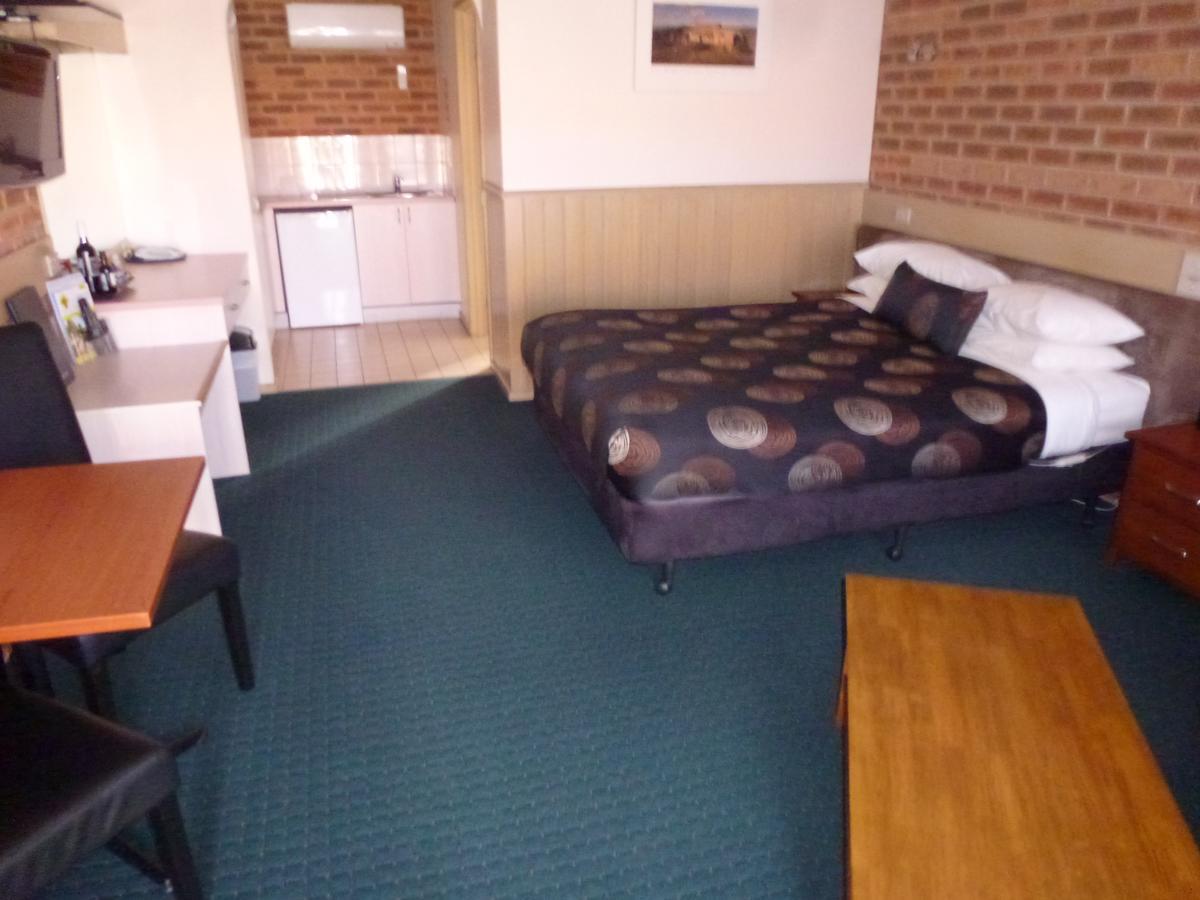 Colonial Motor Inn Bairnsdale Golden Chain Property ภายนอก รูปภาพ