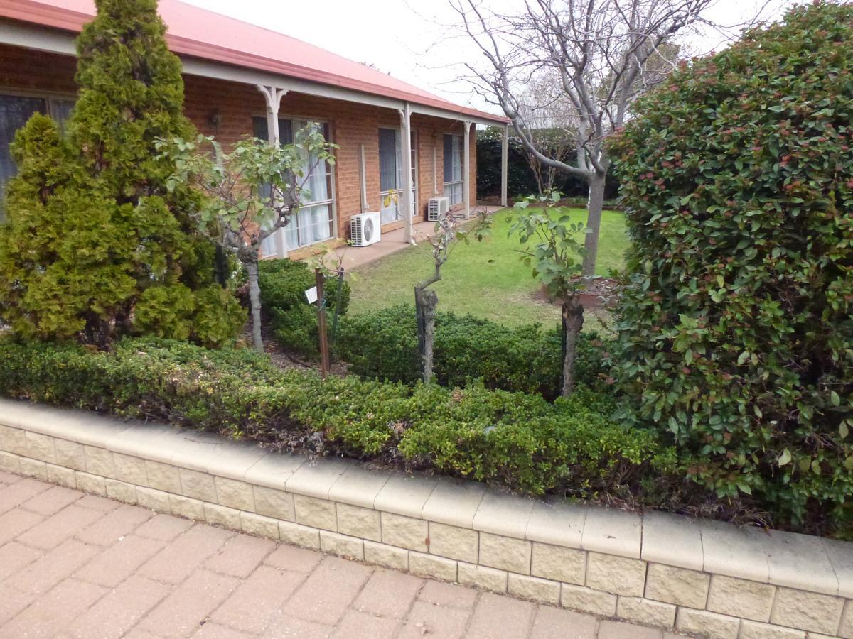 Colonial Motor Inn Bairnsdale Golden Chain Property ภายนอก รูปภาพ
