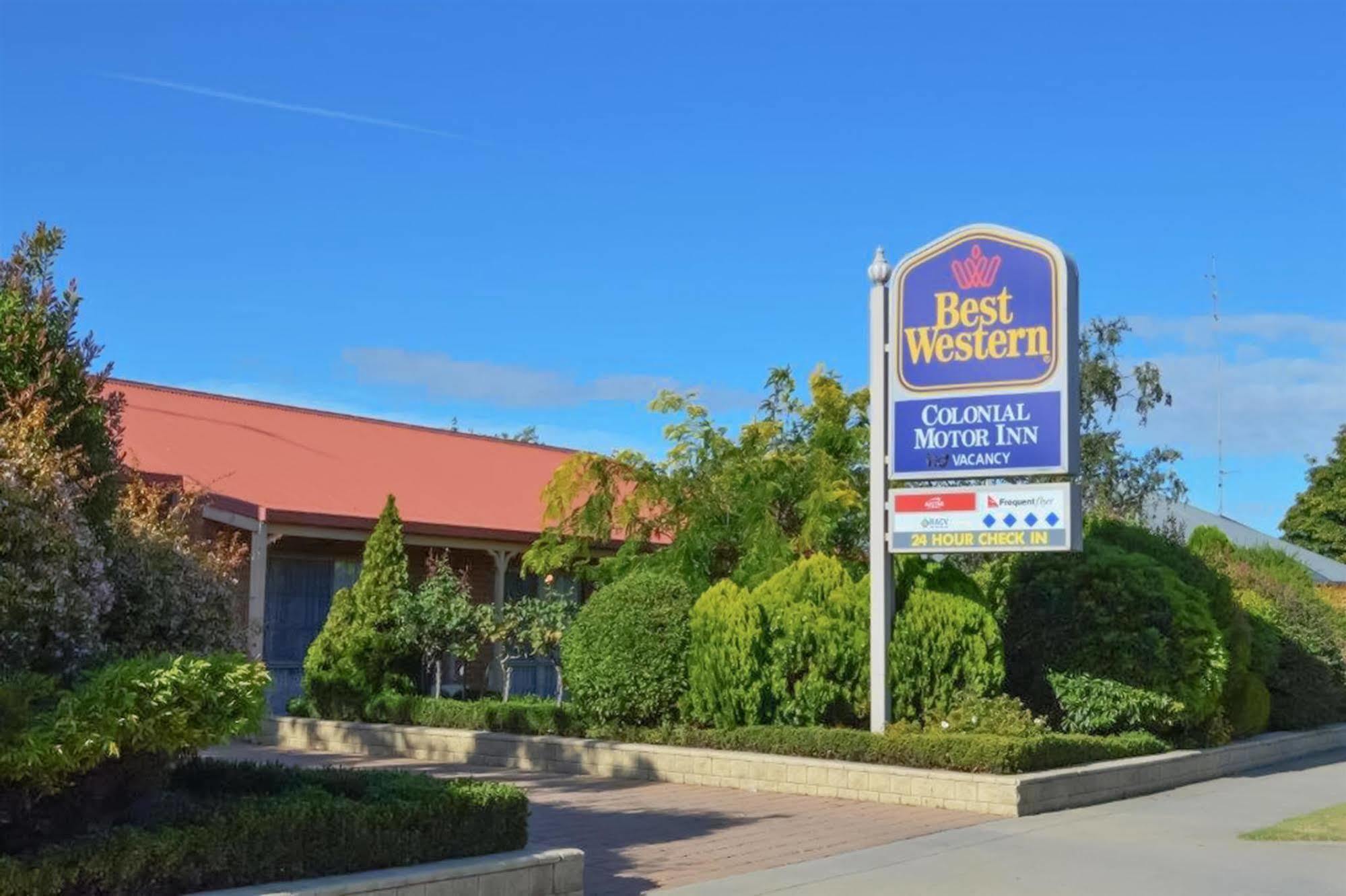 Colonial Motor Inn Bairnsdale Golden Chain Property ภายนอก รูปภาพ