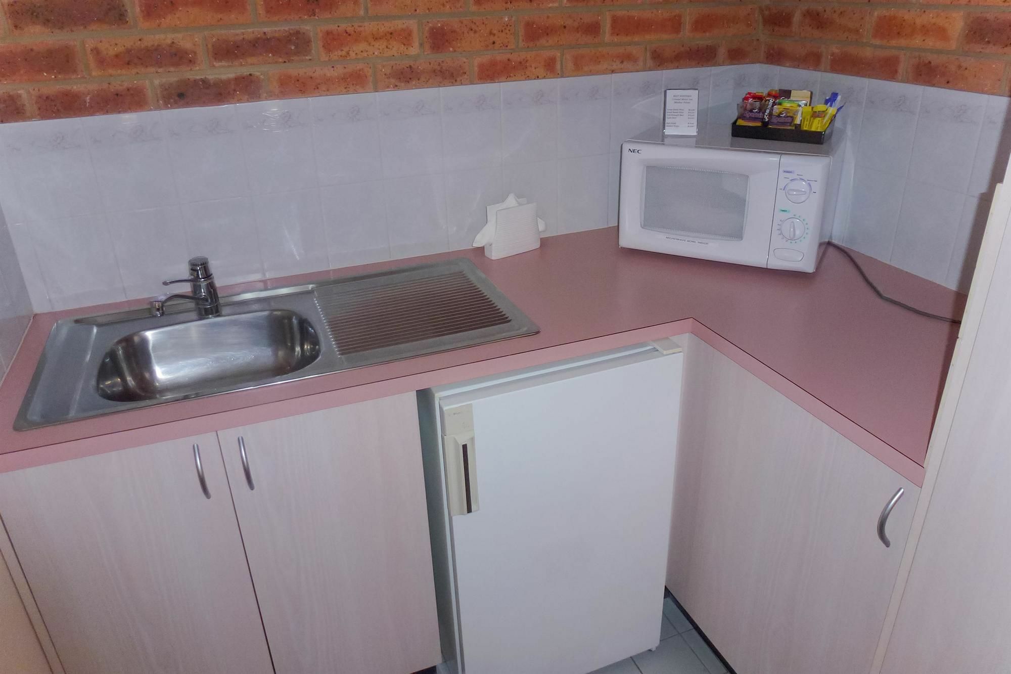 Colonial Motor Inn Bairnsdale Golden Chain Property ภายนอก รูปภาพ