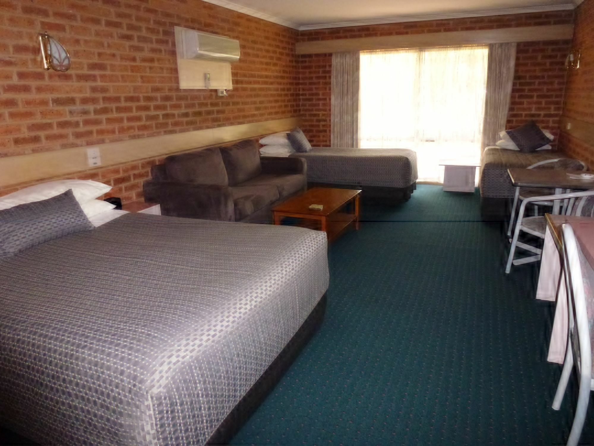 Colonial Motor Inn Bairnsdale Golden Chain Property ภายนอก รูปภาพ